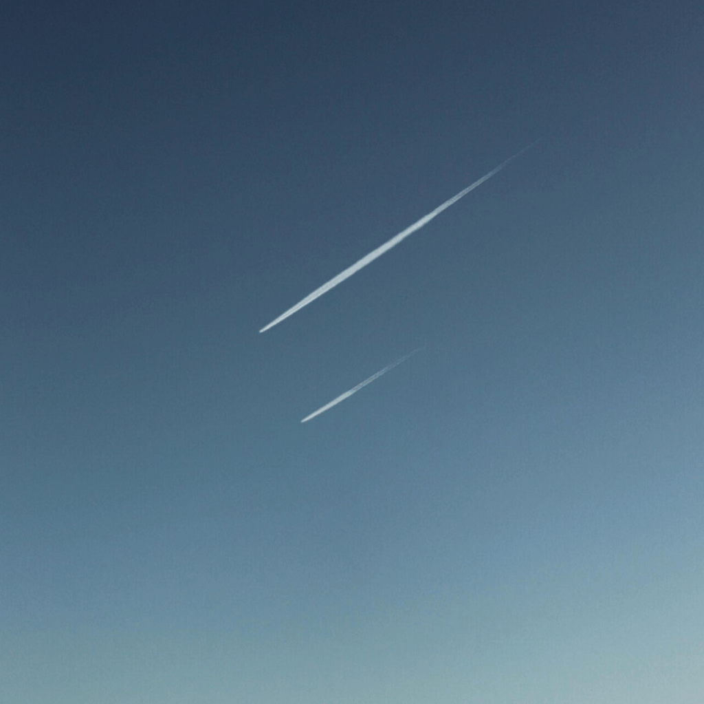 Volar-contigo-yacare-adrian-tucker